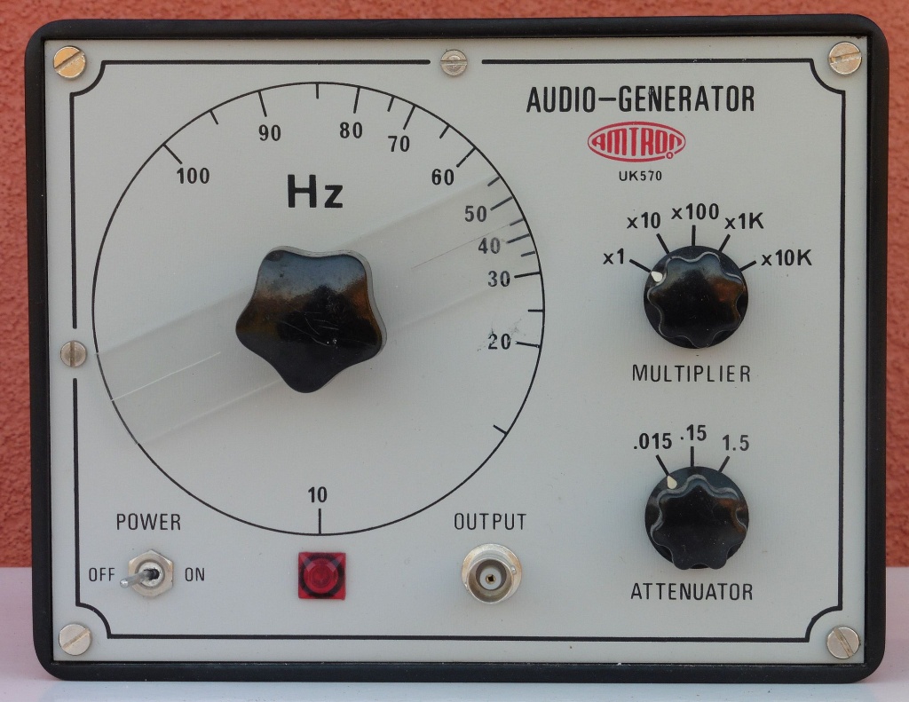 amtron_audio_generator_uk570_02