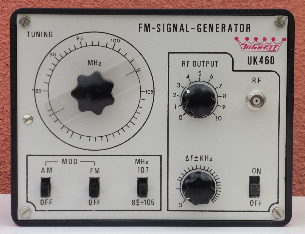 highkit_fm_signal_generator_uk460_01